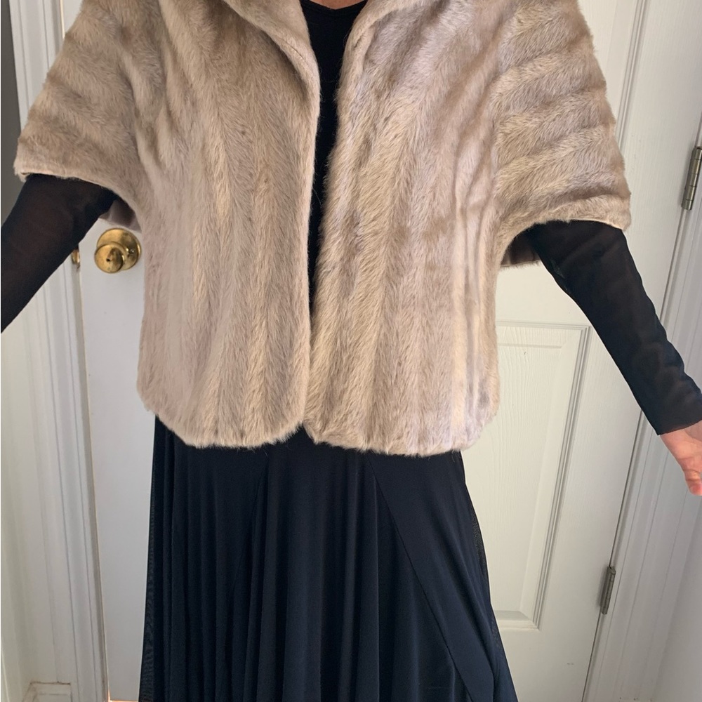 VEGAN Faux Fur Cape - Vintage